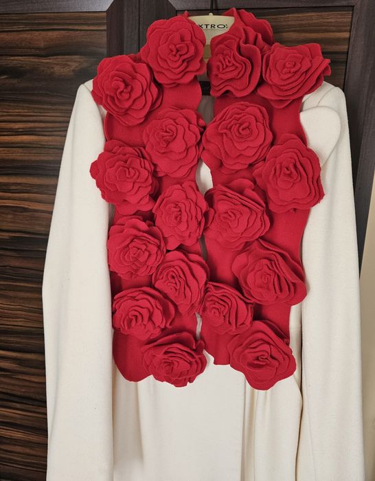 Fular cu trandafiri oversized handmade