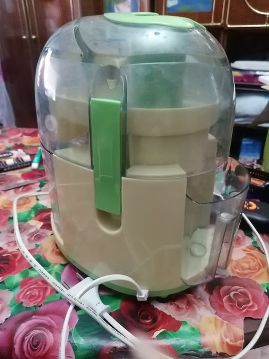 Соковыжималка новая