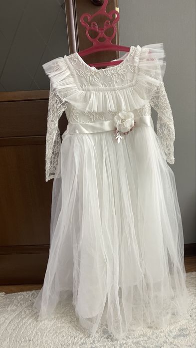 Шикарное платье на девочку 6-7 лет