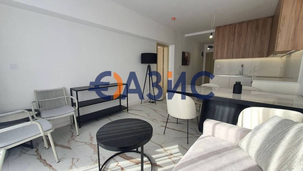 Напълно обзаведен апартамент с морска гледка в комплекс „Sole Mare“,