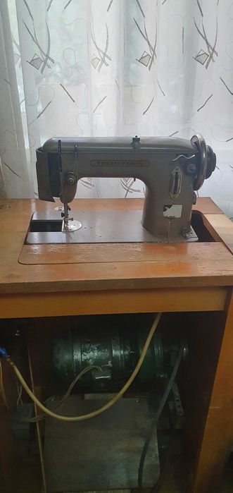 Швейная машина и оверлок