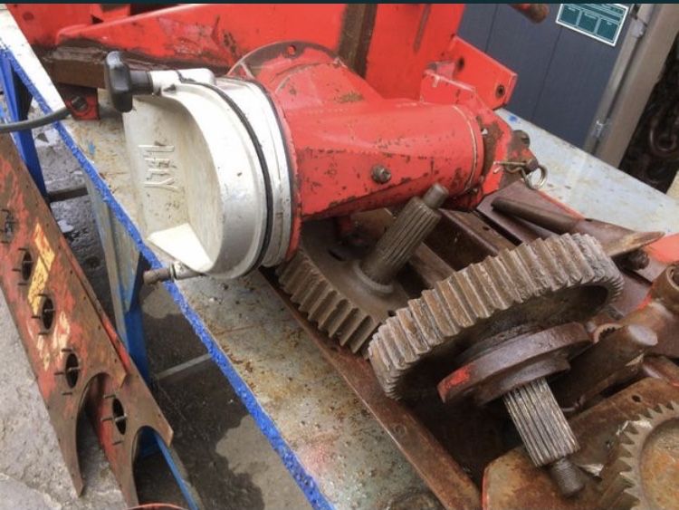 Freza Lely pentru Piese