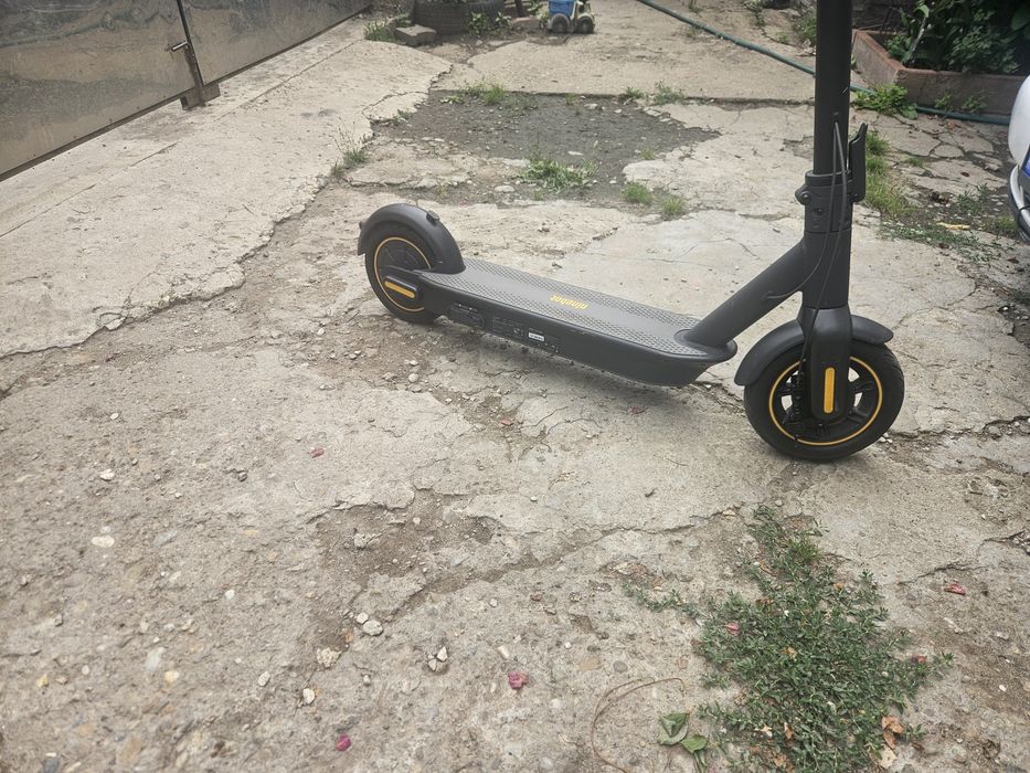 Vând trotinetă electrică