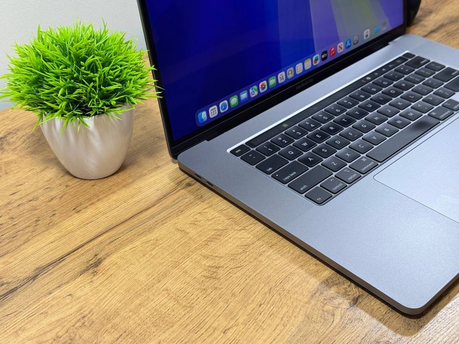 Срочно ! Macbook pro 16 core i9 16/1000gb radeon pro Amerika