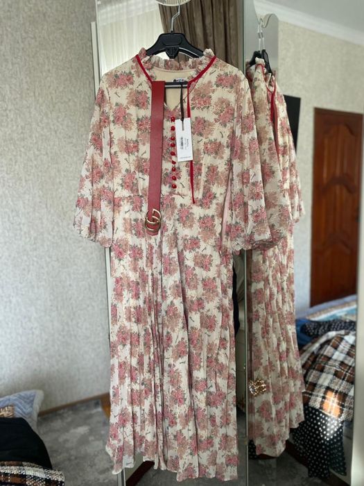 Платье с ремешком