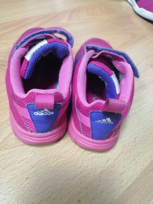 Четири чифта детски обувки за 20лв.