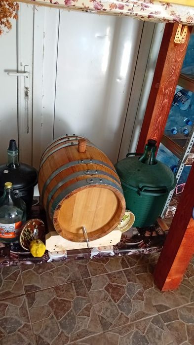 Butoi 50l salcâm tuica ,vin alb