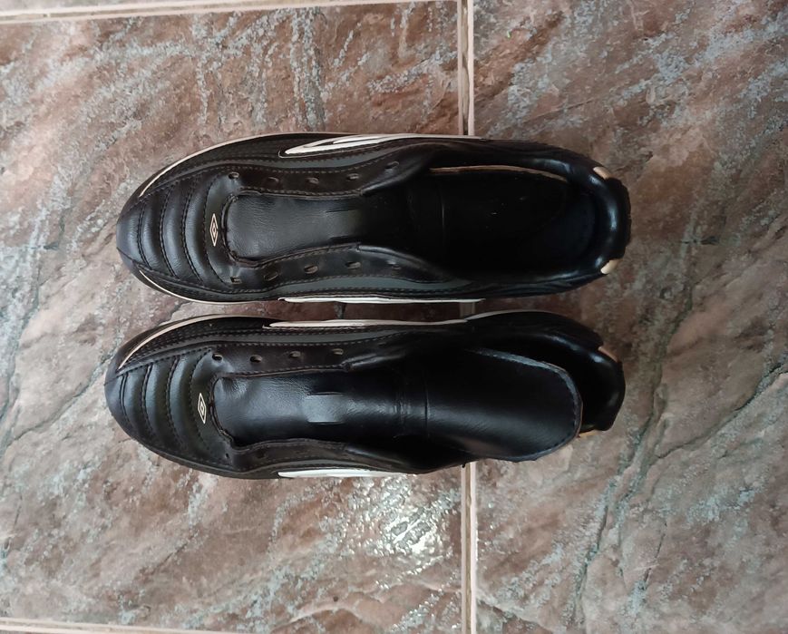 Бутонки за футбол