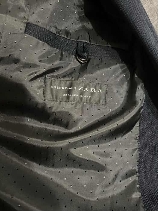 Sacou elegant de barbat are doua purtari