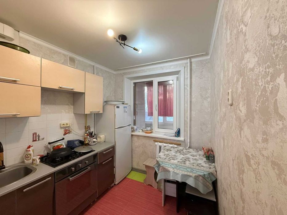 продам 1 ком квартиру в 9 мкр.