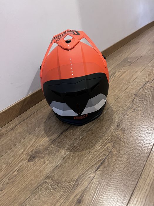 Casca enduro cu ochelari