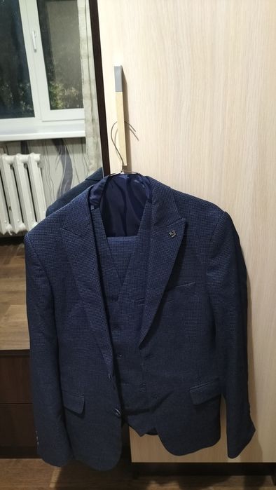 Мужской костюм тройка