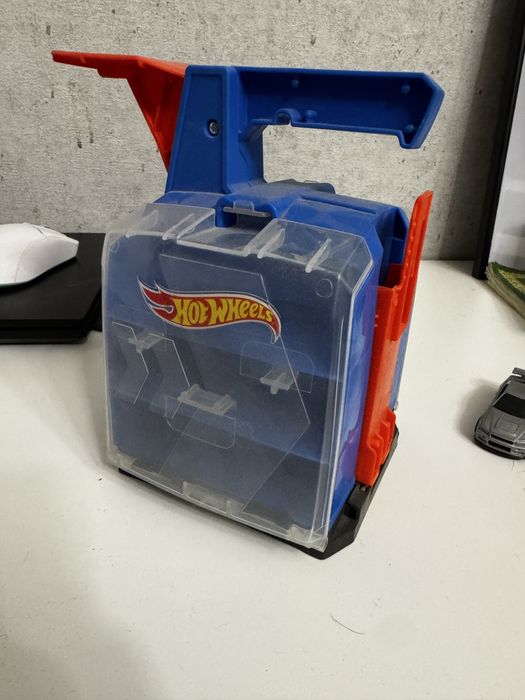 Гараж для машинок hot wheels