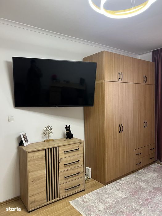 Garsonieră spațioasă cu balcon și loc de parcare în Arad