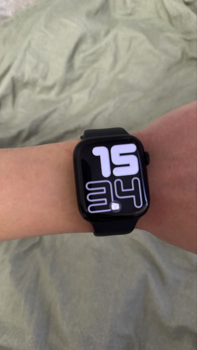 Продам часы Apple Watch Series 8, 45mm