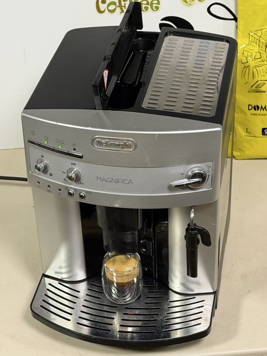 Кафемашина кафе автомат delonghi magnifica с гаранция