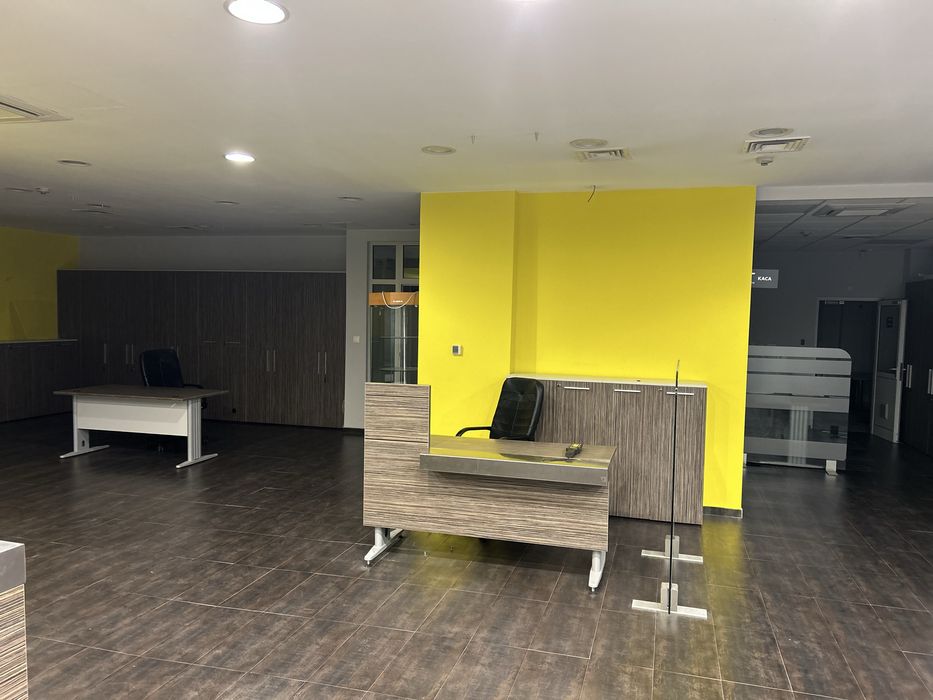 Дава се под наем Офис в Бургас, Център - 325 кв.м за 3000 € - Снимка #2