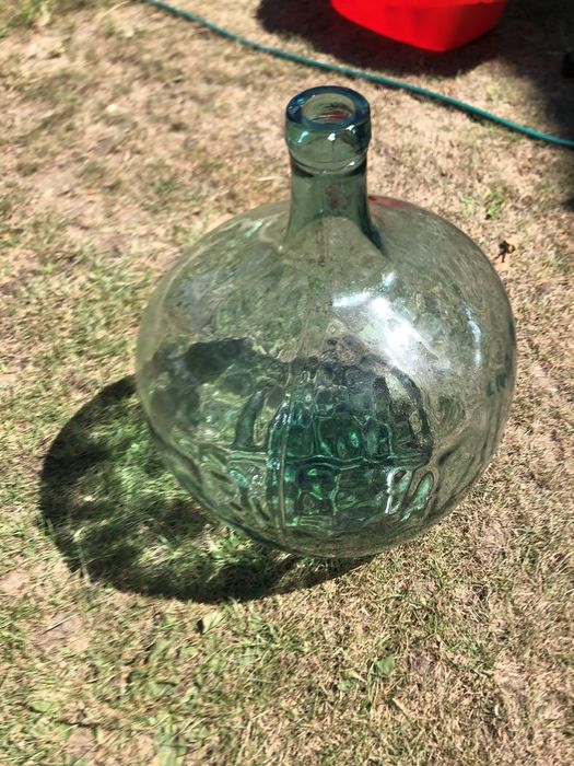 Vand doua damigene 25l si una de 50 l