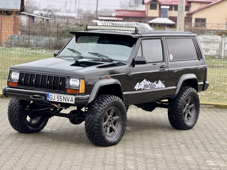 Vand / schimb Jeep XJ /Autoutilitar / 2.1 Diesel