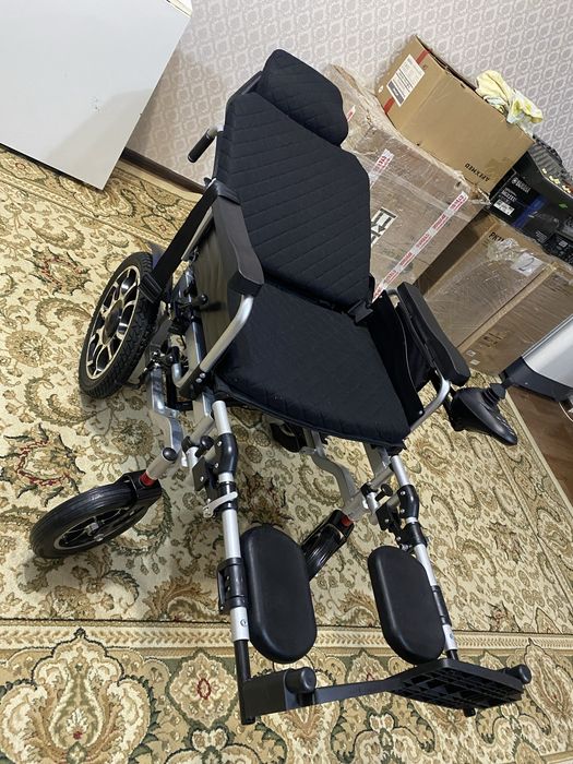 Электрическая коляска для инвалидов