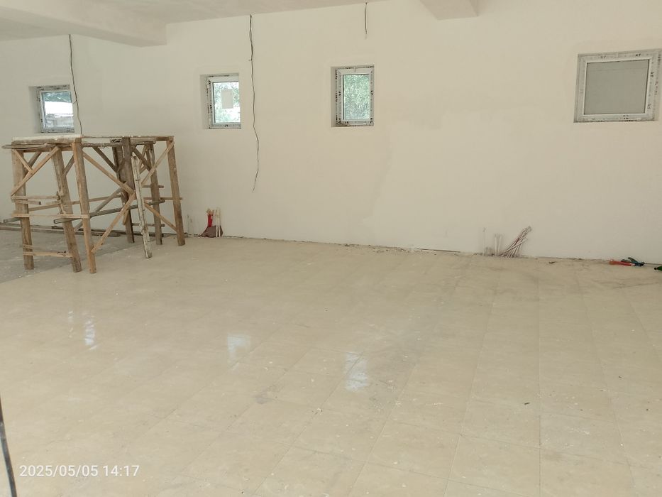 Сдается или продается нежилое помещение в г. Ахангаране.