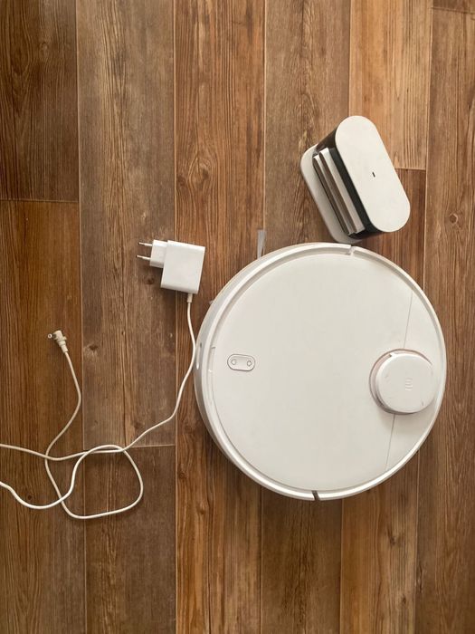 Продам умный Пылесос Xiaomi