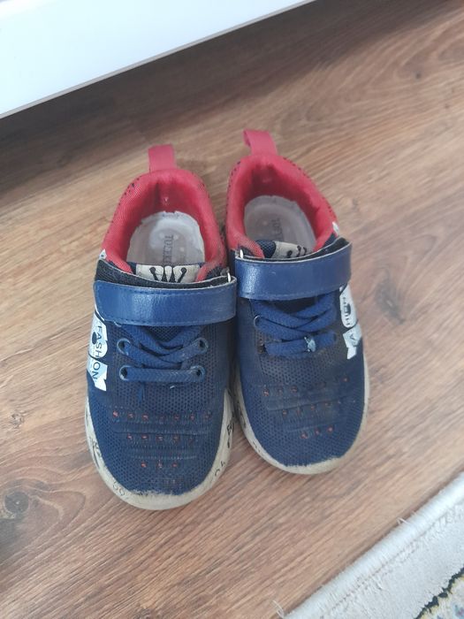 Продам кроссовки 27 размера