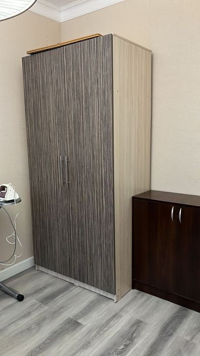 Очень хороший шкаф почти как новый