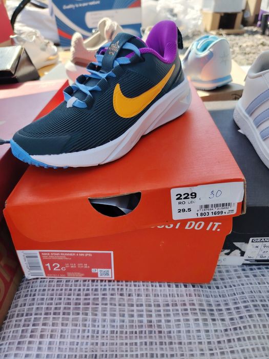 Нови!!! Детски маратонки Nike Star Runner