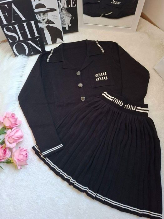 Дамски сет от гинно плетиво