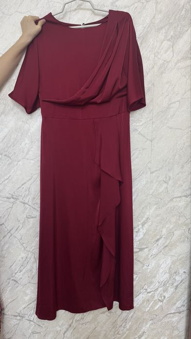 Продам платье вечерное одевала на пару часов