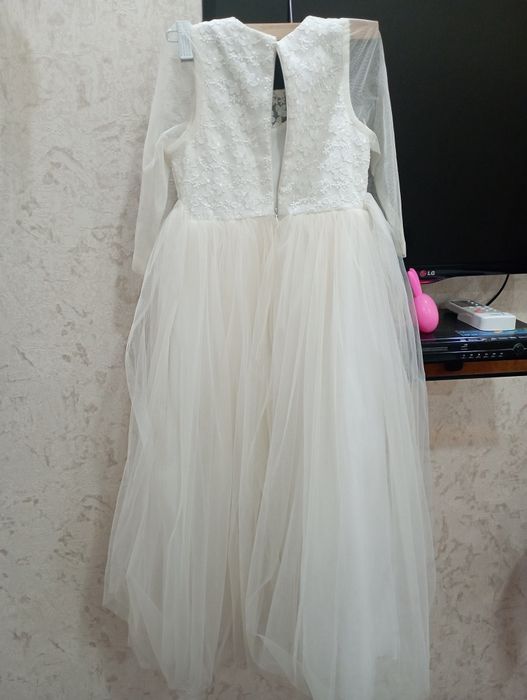 Oq koʻylak yangidek