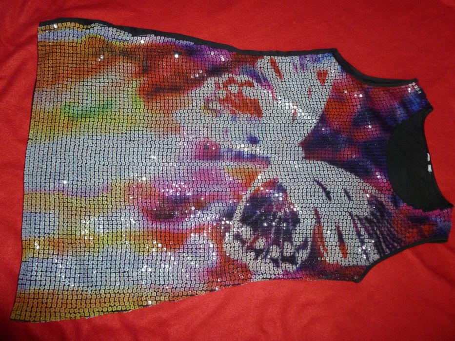 Л бляскава туника с пайети