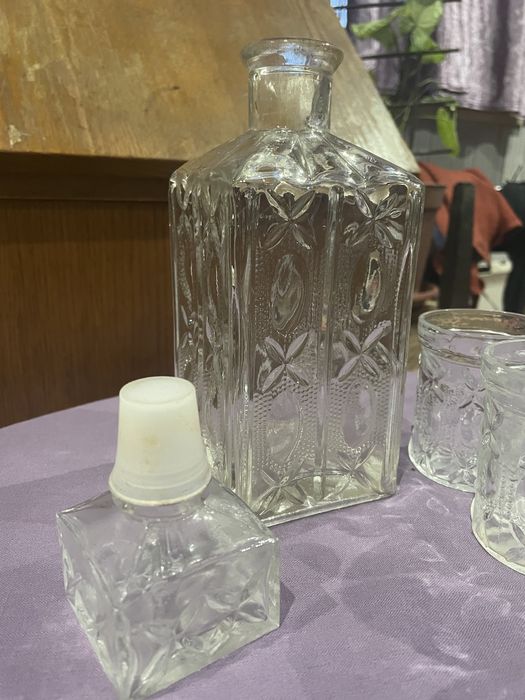 Сервиз/ Комплект за уиски- 6 бр. Чаши + гарафа/ бутилка