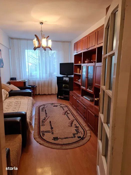 Vand apartament 3 camere, Dambu Rotund — fotografia 3