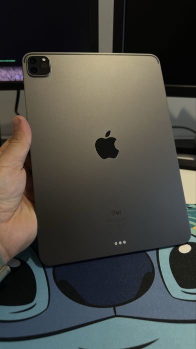 Salut! Vând Ipad 11 Pro, generatia a 3-a, M1, 256 GB Memory, Wifi version