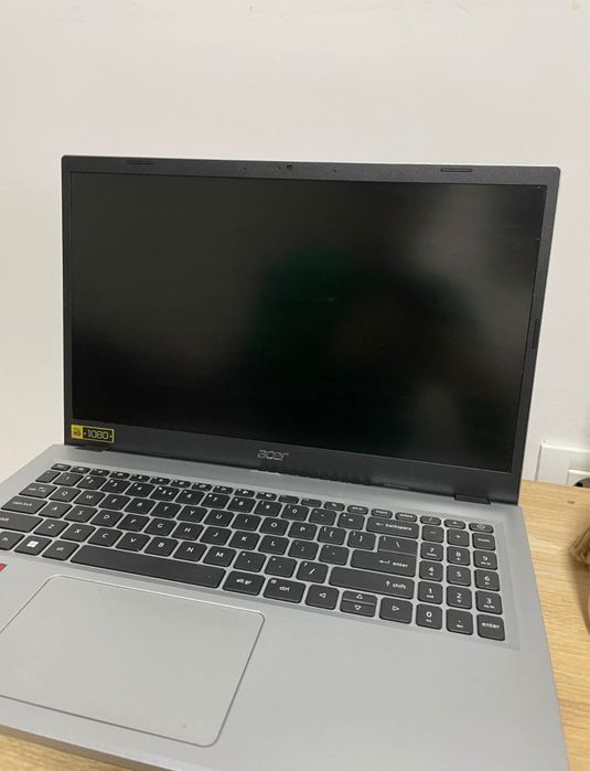 Vând laptop Acer Aspire 3
