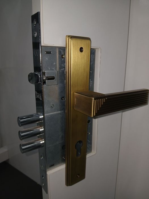 Замок очиш Установка замков замок очиш урнатиш ремонт