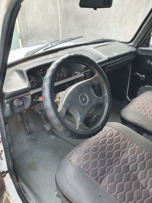 Perashkavoz.  Maskvich  yuk moshina