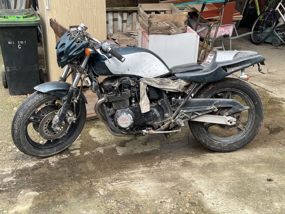 Vând kawasaki în 4 pistoane