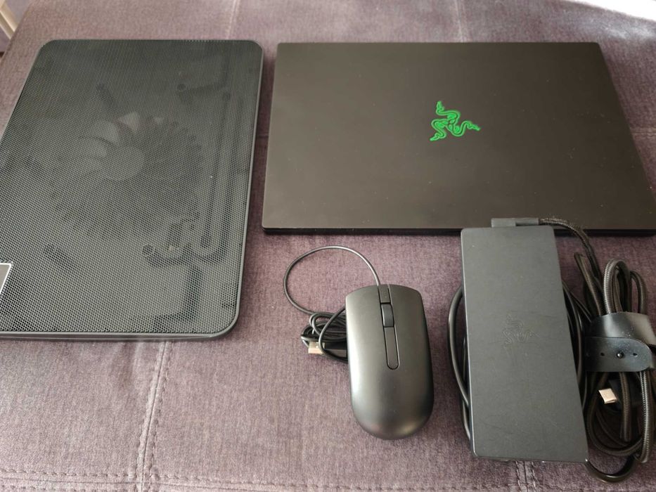 Razer Blade 15 FHD i7-8750H / GTX 1070 / 16 RAM / 512 SSD
