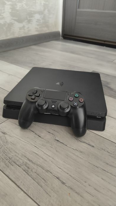 PlayStation 4 Slim (Ps 4) + controller