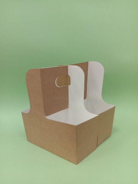 Картонная коробка
