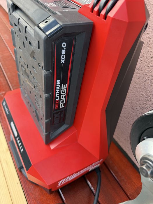 Milwaukee drujba pe acumulator