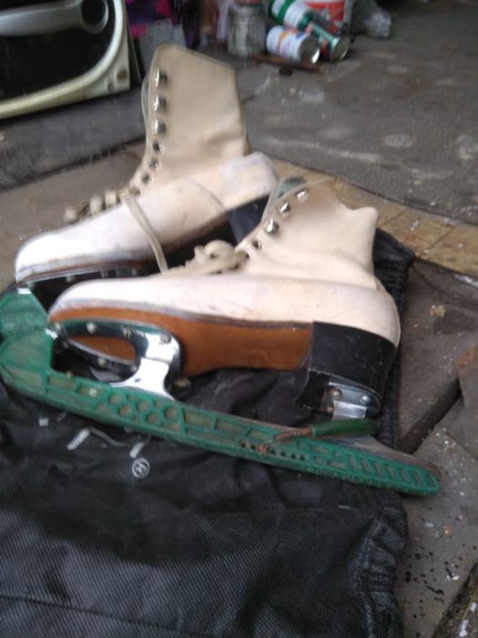 Коньки фигурные женские