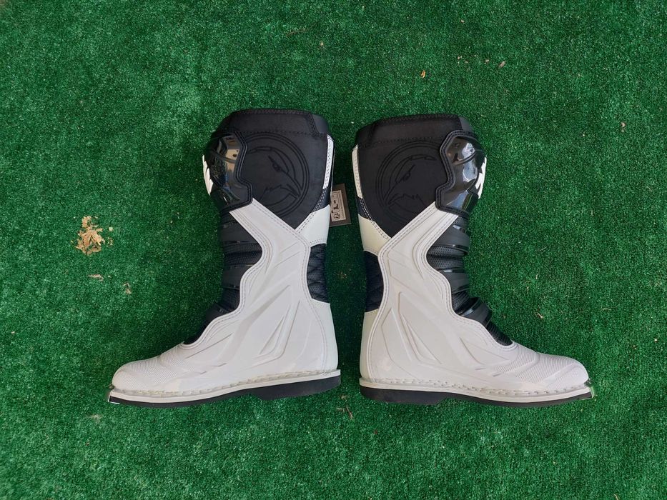 Пролетна ПРОМОЦИЯ - Ботуши RAVEN - 42, 43, 44 и 45 номер - НОВИ