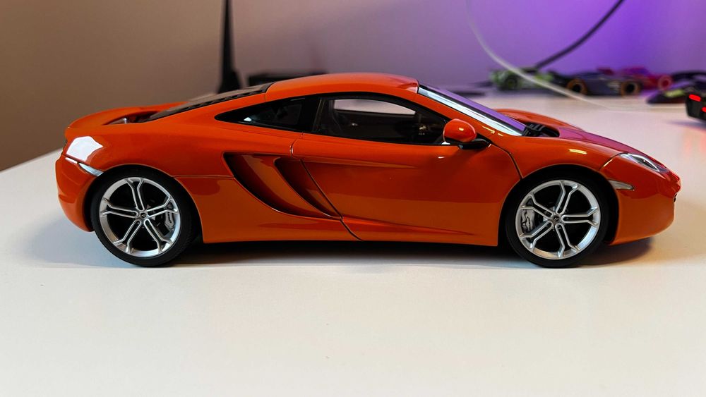 Macheta McLaren MP4-12C AUTOart 1:18