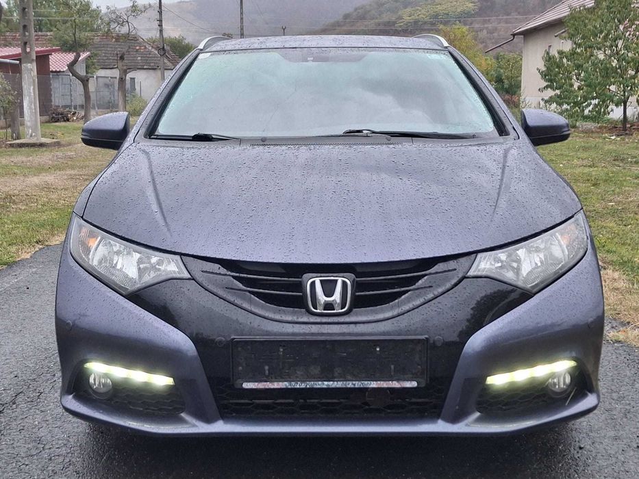 Honda Civic - 1.6 i-DTEC / LED / Scaune incalzite / Camera mers inapoi / Senzori F+S