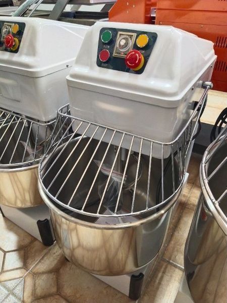 Тестомес производственный