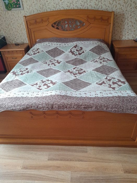 Продам спальный гарнитур